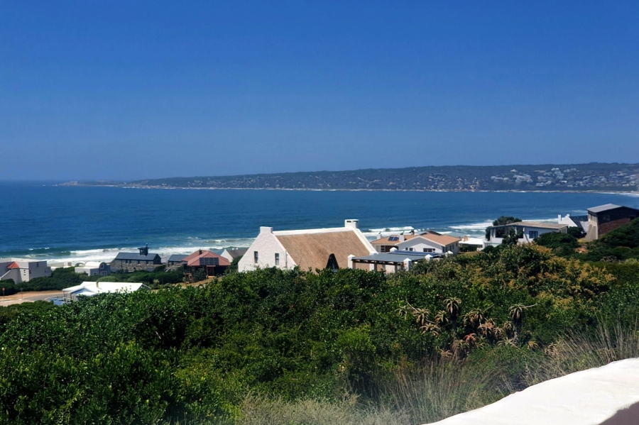 5 Bedroom Property for Sale in Boggomsbaai Western Cape